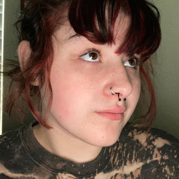 Profile Picture of Sophia Gresham (@sophia_gresham) on Poshmark