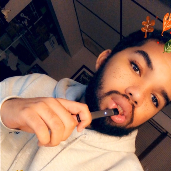 Profile Picture of Ty Watson (@tywattywat) on Poshmark