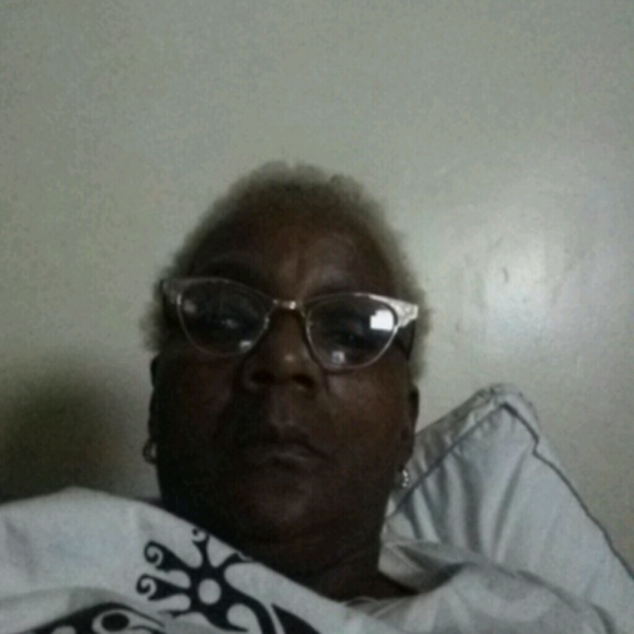 Profile Picture of Eva Henderson (@kickey) on Poshmark