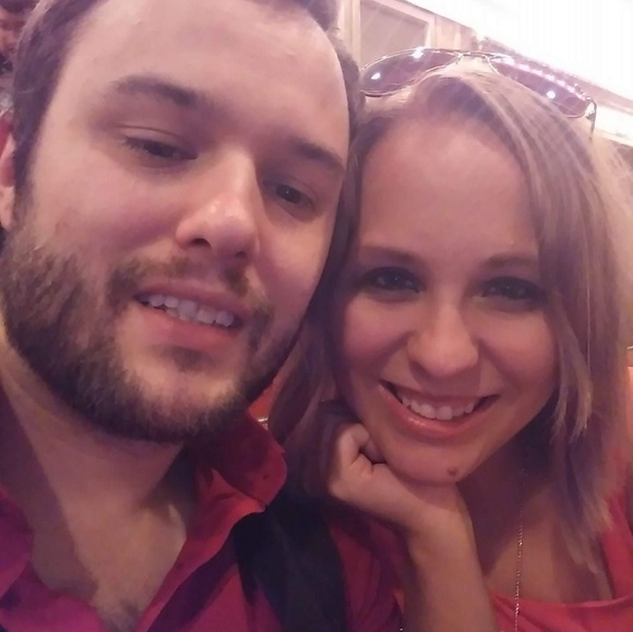 Profile Picture of Liz Havert (@lizzqueen) on Poshmark