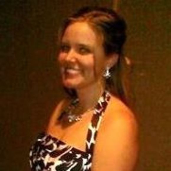 Profile Picture of Heidi Vanderjagt (@heidivanderjagt) on Poshmark