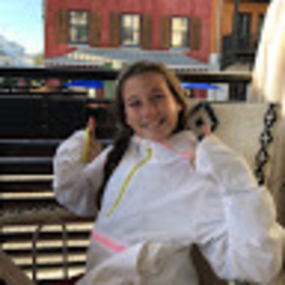 Profile Picture of Olivia Middlemas (@omiddlemas) on Poshmark