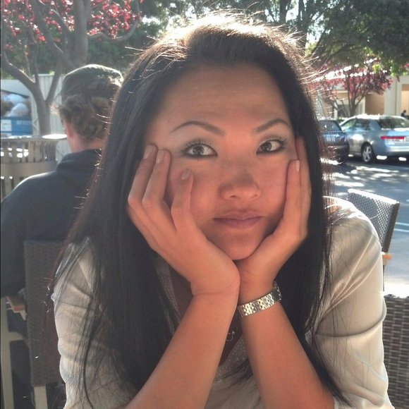 Profile Picture of Joy Rong (@joyrong) on Poshmark