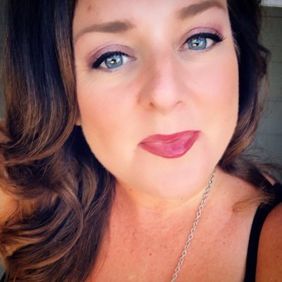 Profile Picture of Cathy McGee (@LouBelle73cem) on Twitter