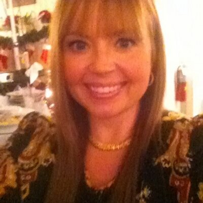 Profile Picture of Julia Baginski (@IheartJuliaB) on Twitter