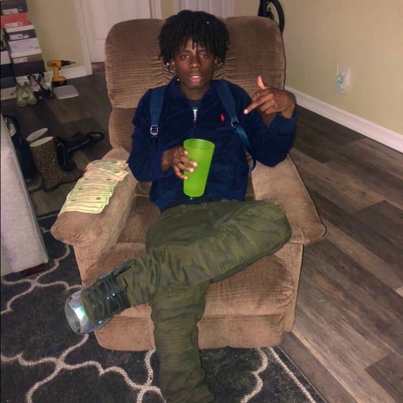 Profile Picture of Deangelo Clifton (@fast_cho) on Poshmark