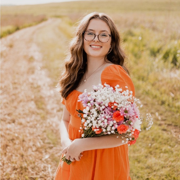 Profile Picture of Meghan Bartness (@meghanbartness) on Poshmark