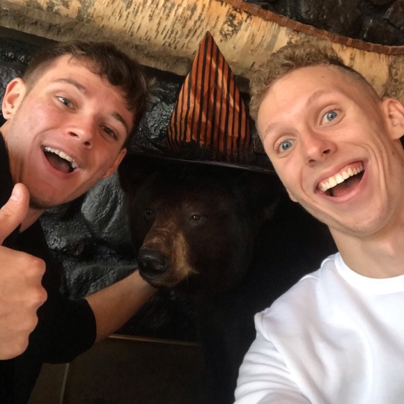 Profile Picture of Michael Muniak (@loudluxurynyc) on Poshmark