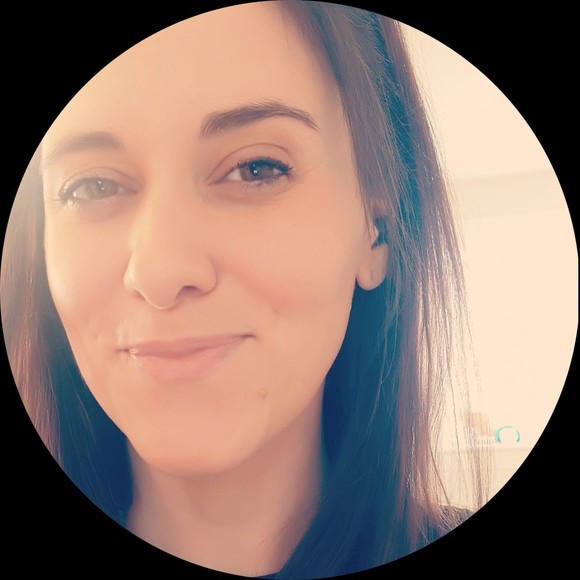 Profile Picture of Samantha Wichers (@sdwichers) on Poshmark