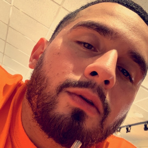 Profile Picture of Daniel Monarrez (@twelve8805) on Poshmark