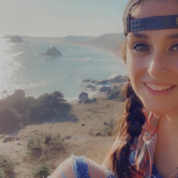 Profile Picture of Chelsea Jakovac (@jakovac) on Poshmark