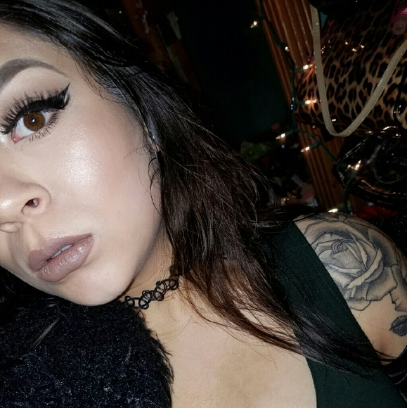 Profile Picture of Lorena Taylor (@lorena93012) on Poshmark