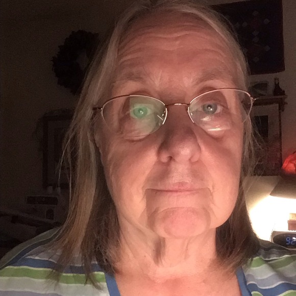 Profile Picture of Candace Rettig (@decr8r) on Poshmark