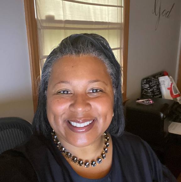 Profile Picture of Chanda Smith (@chanda_smith) on Poshmark