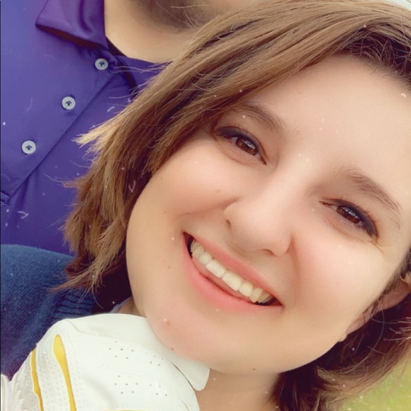 Profile Picture of Maddisyn Pavlacky (@mpavlacky) on Poshmark