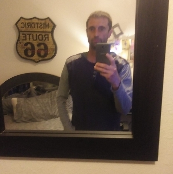Profile Picture of Aaron Sumner (@aaronsumner) on Poshmark