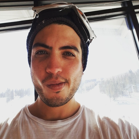 Profile Picture of Steve Torres (@ztev) on Poshmark