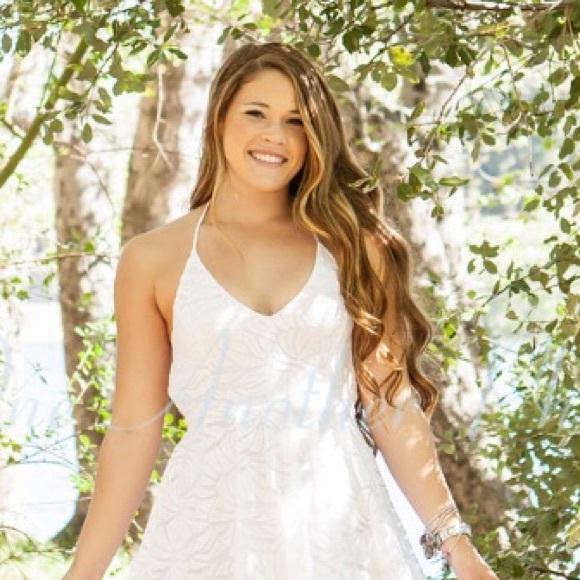 Profile Picture of Kayla Iles (@kaylailes19) on Poshmark