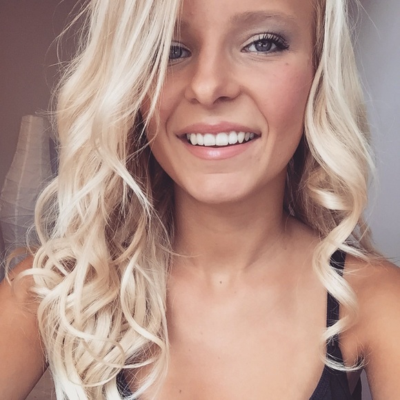 Profile Picture of Malwina Madejowski (@mmadejowski) on Poshmark