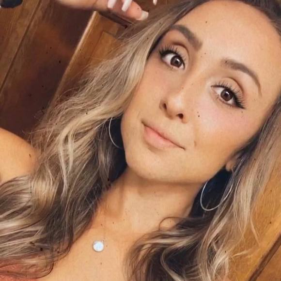 Profile Picture of Nathalie Simko (@nathalie2117) on Poshmark