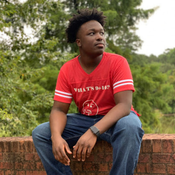 Profile Picture of Justin Daniel (@martrail7) on Poshmark