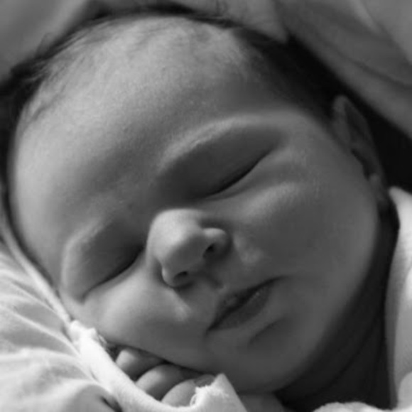 Profile Picture of Hanna Pieczykolan (@hanna7nyc) on Poshmark