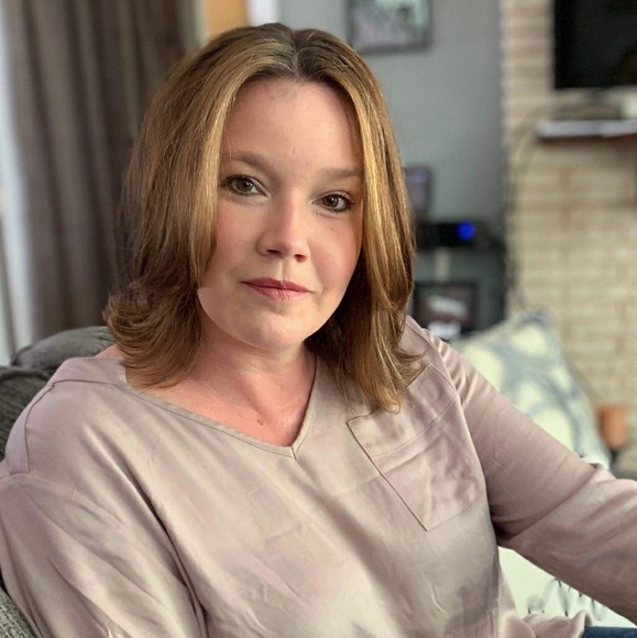 Profile Picture of Lisa Laferla (@lml1016) on Poshmark