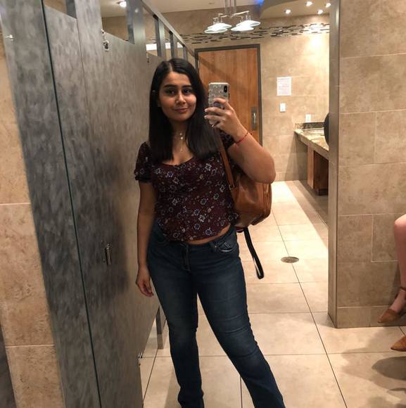 Profile Picture of Joanna Lizcano (@joannalizcano15) on Poshmark