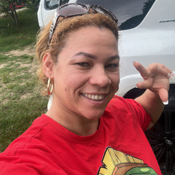 Profile Picture of Yudelka Jimenez (@yudelka_jimenez) on Poshmark