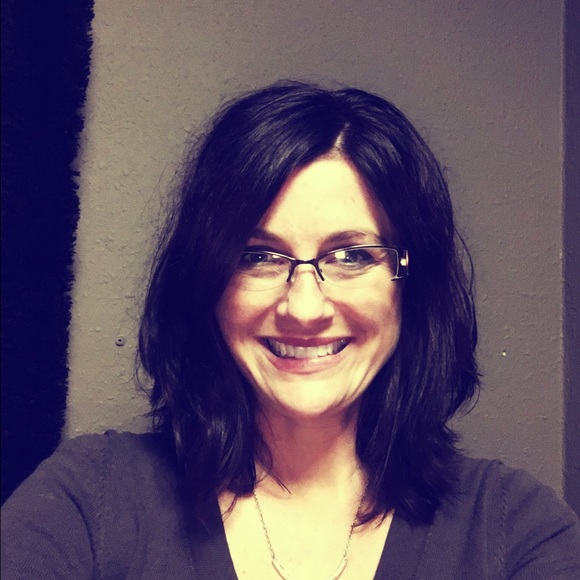 Profile Picture of Michelle Wipperman (@mwippsy) on Poshmark
