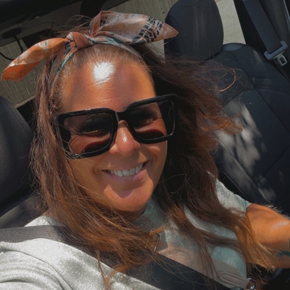 Profile Picture of Karen Kobberrod (@karenkobberrod) on Poshmark