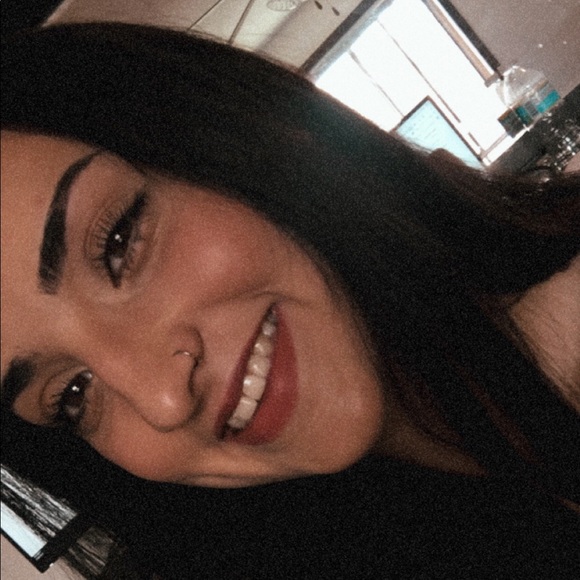 Profile Picture of Shirley Wade (@wade_shirley23) on Poshmark
