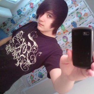 Profile Picture of Nicholas Phillips (@nicholasgrin) on Myspace