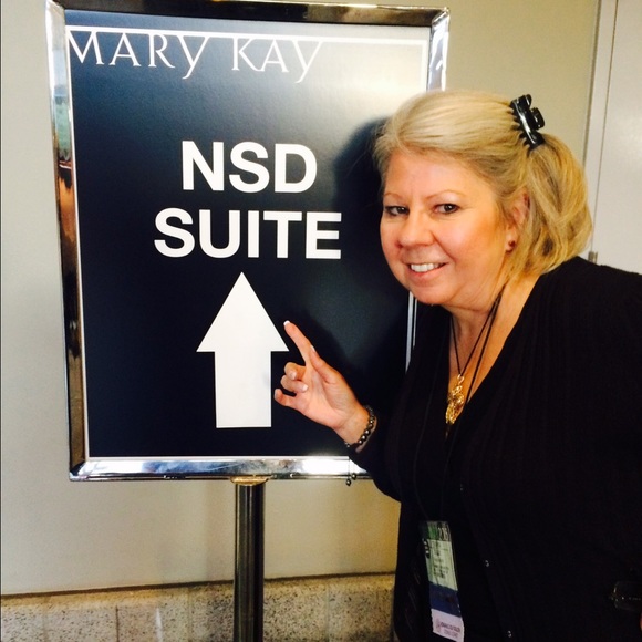 Profile Picture of Trish Dolge (@trishdolge) on Poshmark