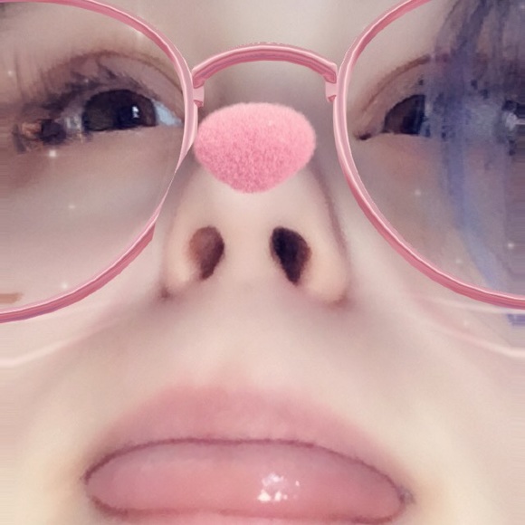 Profile Picture of Lisa Uplinger (@lisauplinger) on Poshmark