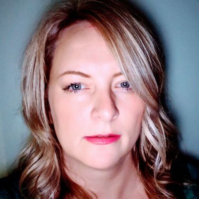 Profile Picture of Lesley Wallace (@ElleDubyah) on Twitter