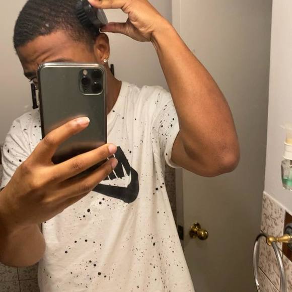 Profile Picture of Joseph Marsh (@joseph_marsh) on Poshmark