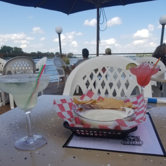 Profile Picture of Laura Bueter (@lbueterz) on Poshmark