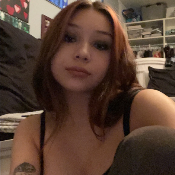 Profile Picture of Lauren Guerra (@laurren888) on Poshmark
