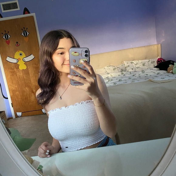 Profile Picture of Danielle Ogata (@dani_o45) on Poshmark