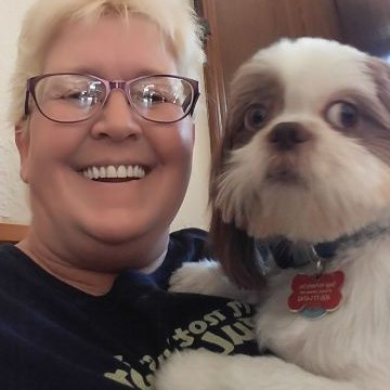 Profile Picture of Vicky Vaughn (@goinpostal48) on Twitter