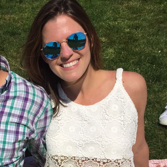 Profile Picture of Catherine Edwards (@catherineesays) on Poshmark