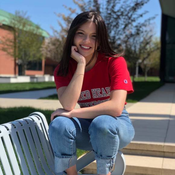 Profile Picture of Olivia Hagopian (@oliviahagopian) on Poshmark
