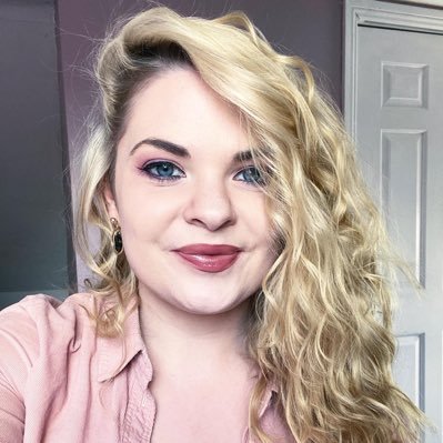 Profile Picture of Nancy Healy (@NancyBabeX) on Twitter