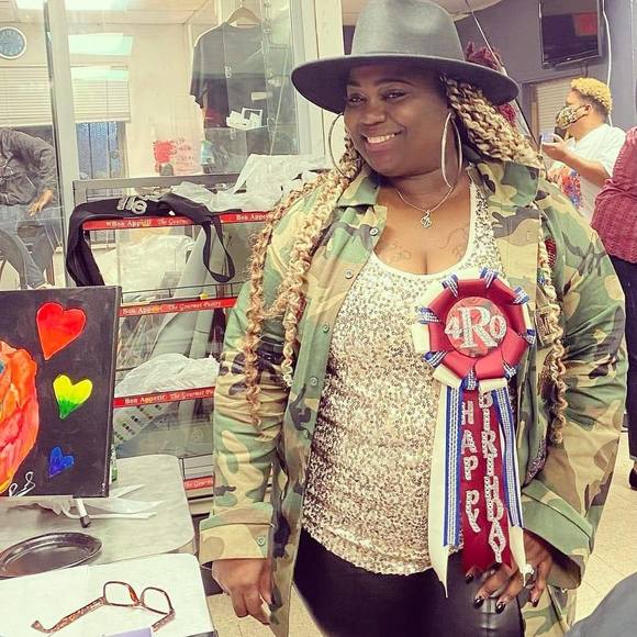 Profile Picture of Rolanda Sanders (@choc37) on Poshmark