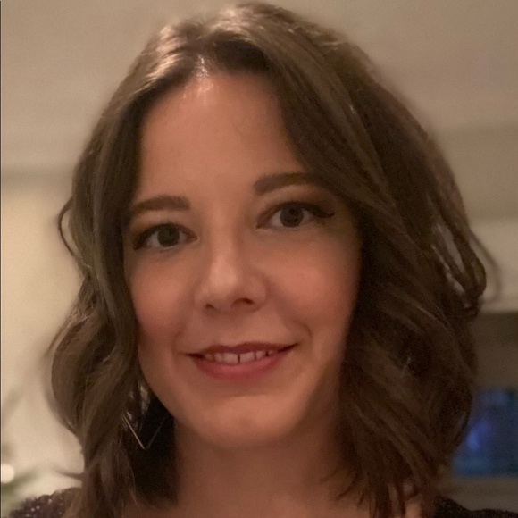 Profile Picture of Cheryl Camack (@cecamack) on Poshmark