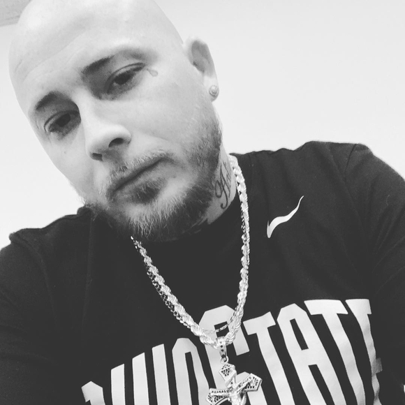 Profile Picture of Sean Brewer (@seanb9919) on Poshmark