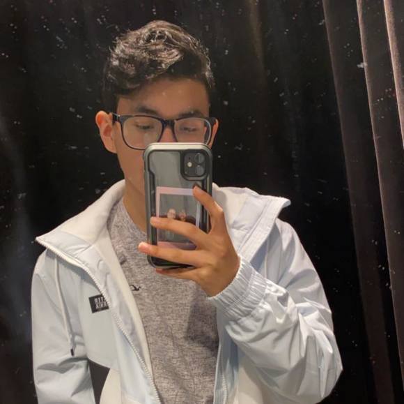 Luis Mendiola - Poshmark Profile Picture of Luis Mendiola (@beastasouras) on Poshmark