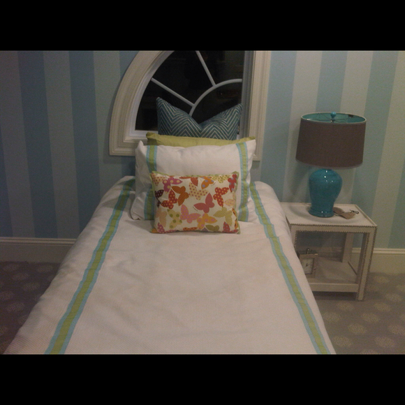 Profile Picture of Sarah Boczko (@sarahb) on Poshmark