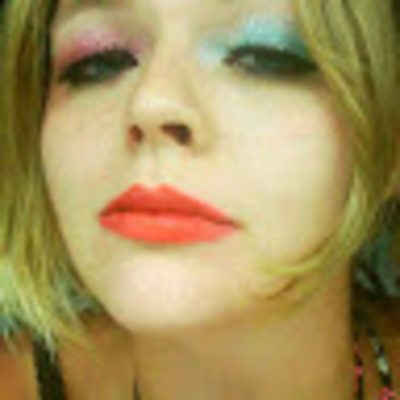 Profile Picture of Ariel Jackson (@quinntwin16) on Poshmark